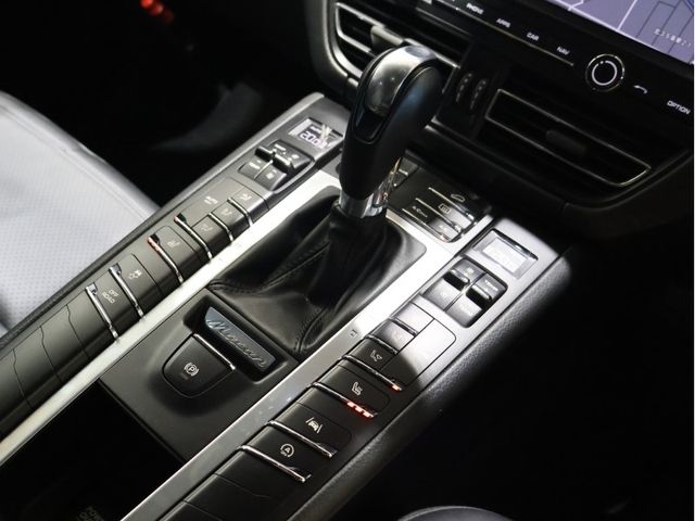 PORSCHE PORSCHE Macan 2021