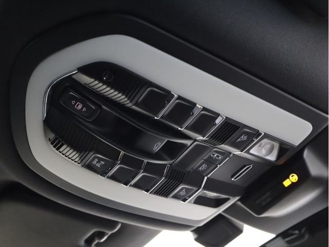 PORSCHE PORSCHE Macan 2021