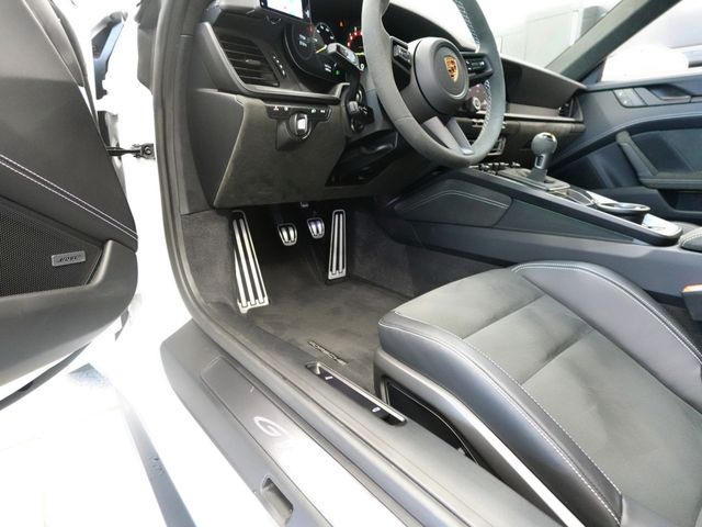 PORSCHE PORSCHE 911 2024