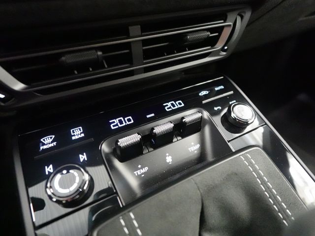 PORSCHE PORSCHE 911 2024