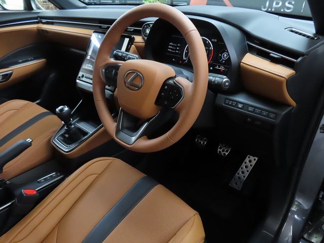 TOYOTA LEXUS LBX 2025