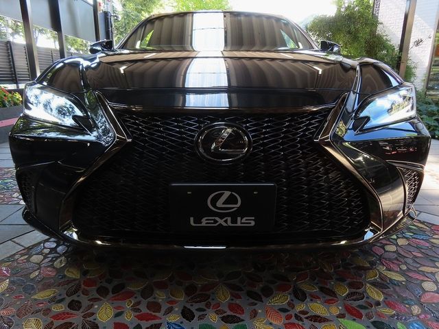 TOYOTA LEXUS ES300h 2023