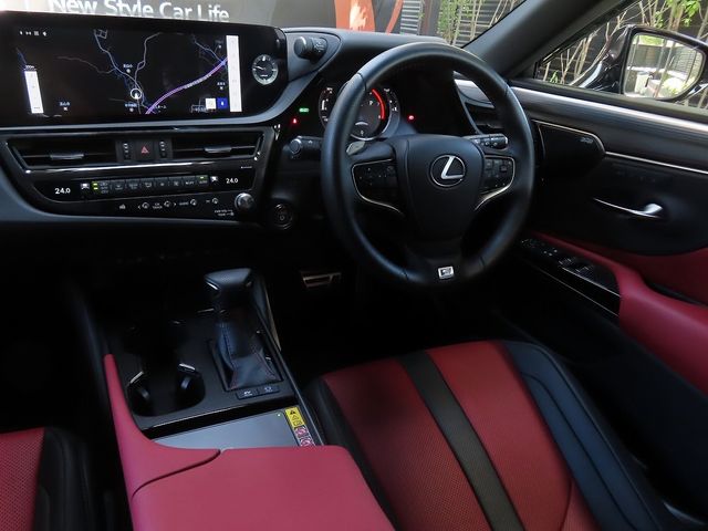 TOYOTA LEXUS ES300h 2023