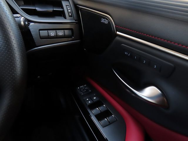 TOYOTA LEXUS ES300h 2023