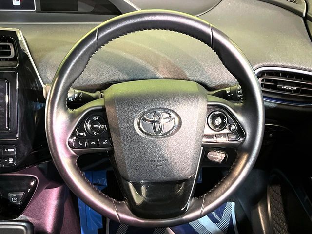 TOYOTA PRIUS 2019