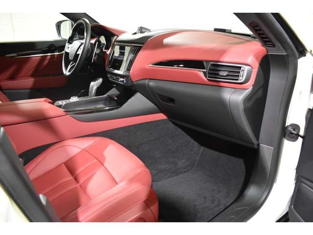 MASERATI MASERATI Levante 2024