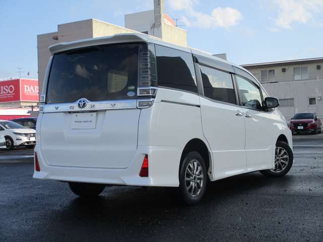 TOYOTA VOXY 4WD 2018