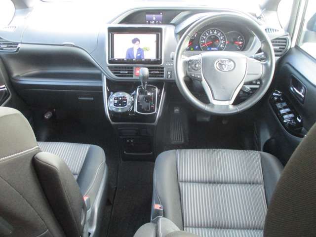 TOYOTA VOXY 4WD 2018