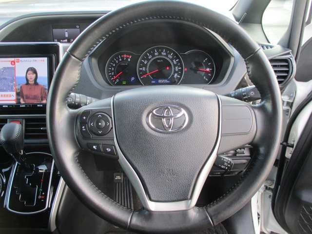 TOYOTA VOXY 4WD 2018