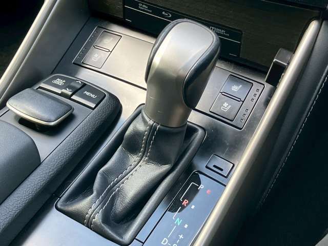 TOYOTA LEXUS IS300h 2013