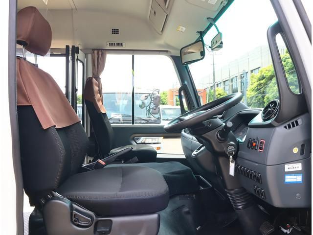 MITSUBISHI ROSA 2023