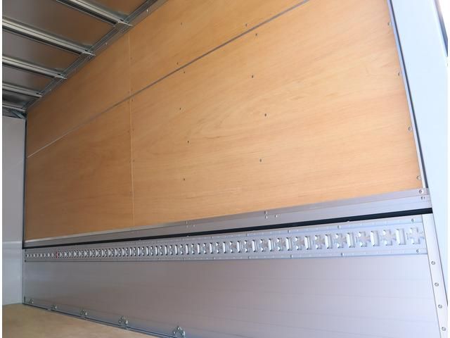 MITSUBISHI CANTER 2023