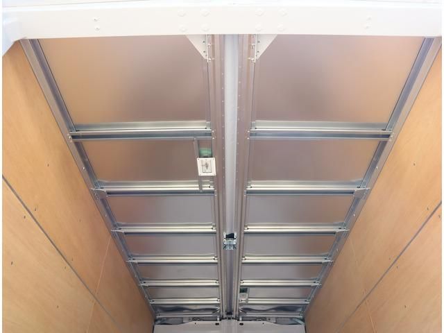 MITSUBISHI CANTER 2023