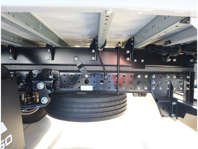 MITSUBISHI CANTER 2023