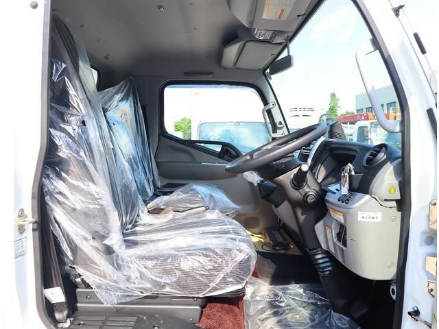 MITSUBISHI CANTER 2023