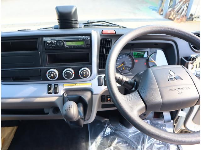 MITSUBISHI CANTER 2023