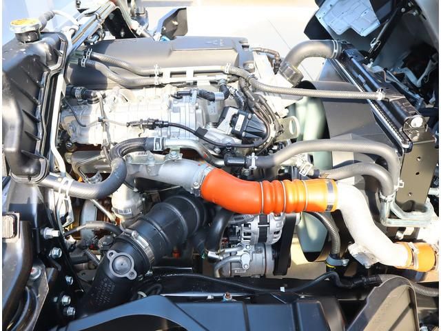 MITSUBISHI CANTER 2023