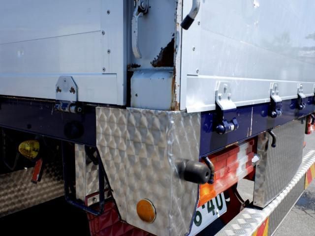 MITSUBISHI FUSOU SUPER GREAT 2013