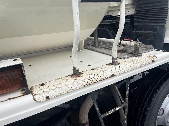 MITSUBISHI FUSOU SUPER GREAT 2004