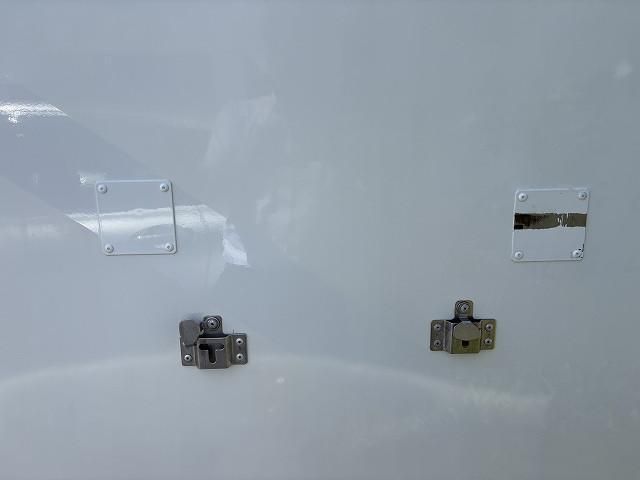 MITSUBISHI CANTER 2017