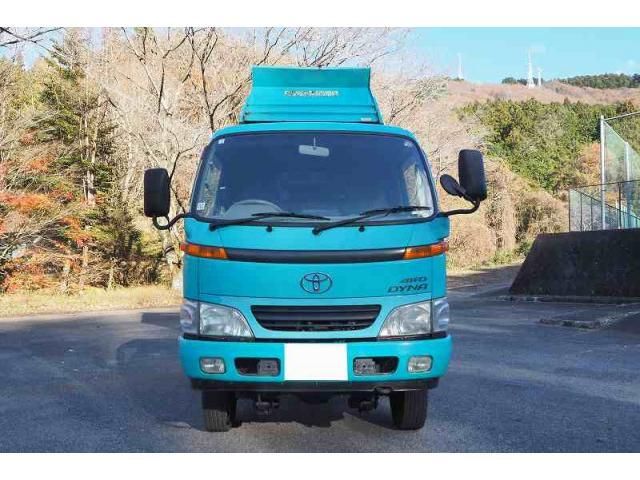 TOYOTA DYNA 2001