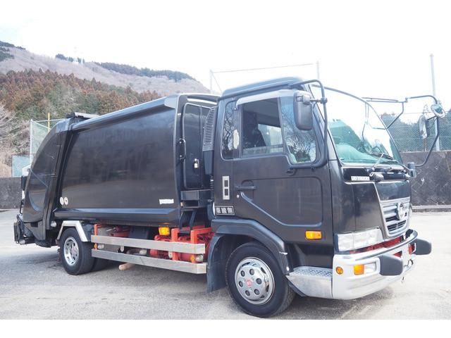 NISSAN DIESEL CONDOR 2011
