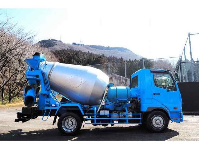 MITSUBISHI FUSOU FIGHTER 2015