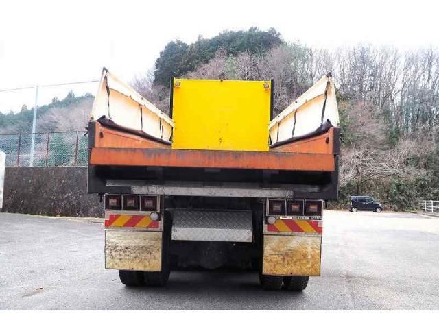 MITSUBISHI FUSOU SUPER GREAT 2015