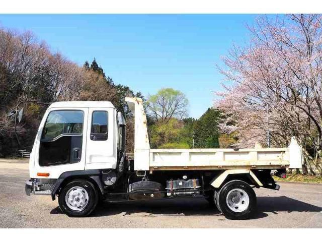 ISUZU FORWARD 2003