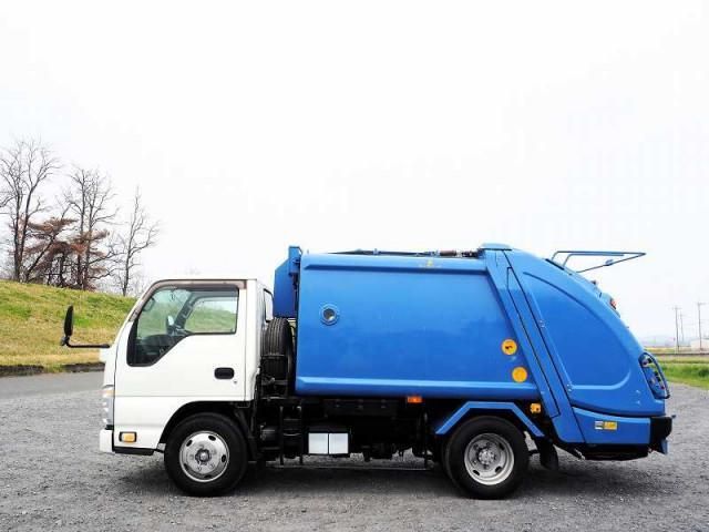 ISUZU ELF 2013