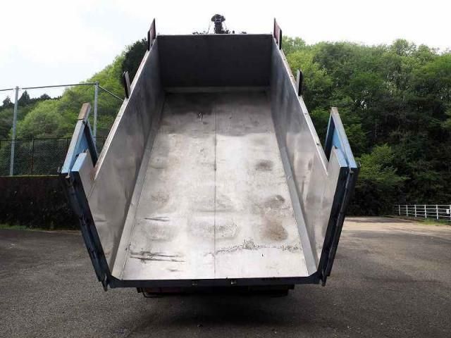 MITSUBISHI FUSOU FIGHTER 2001