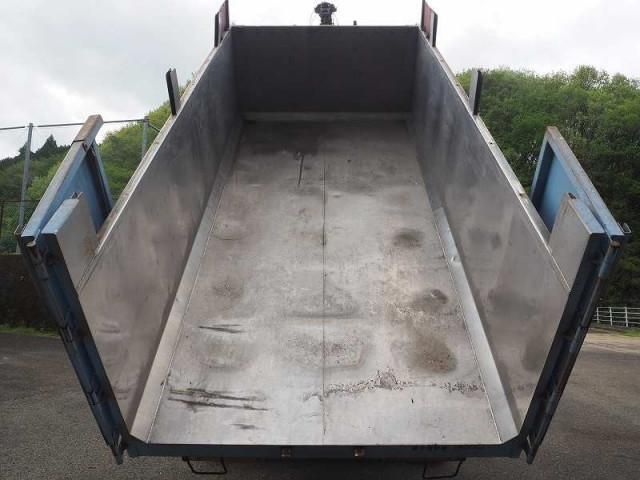 MITSUBISHI FUSOU FIGHTER 2001