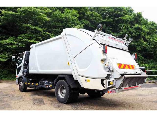 MITSUBISHI FUSOU FIGHTER 2012