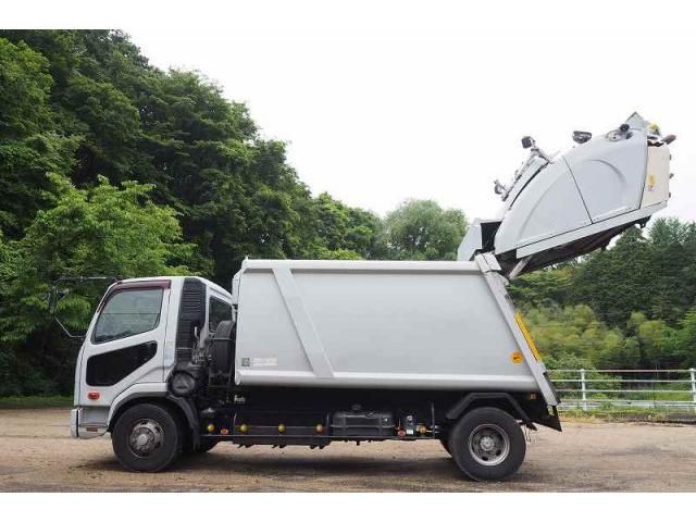 MITSUBISHI FUSOU FIGHTER 2012