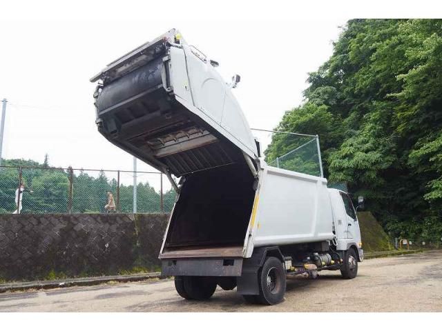 MITSUBISHI FUSOU FIGHTER 2012