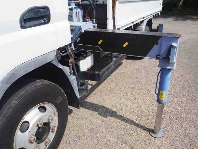 MITSUBISHI CANTER 2004