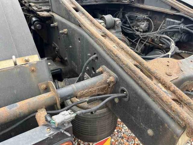 NISSAN DIESEL Quon 2012