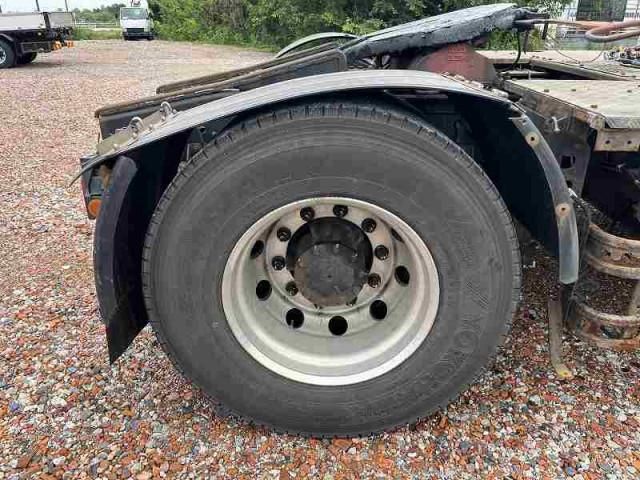 NISSAN DIESEL Quon 2012