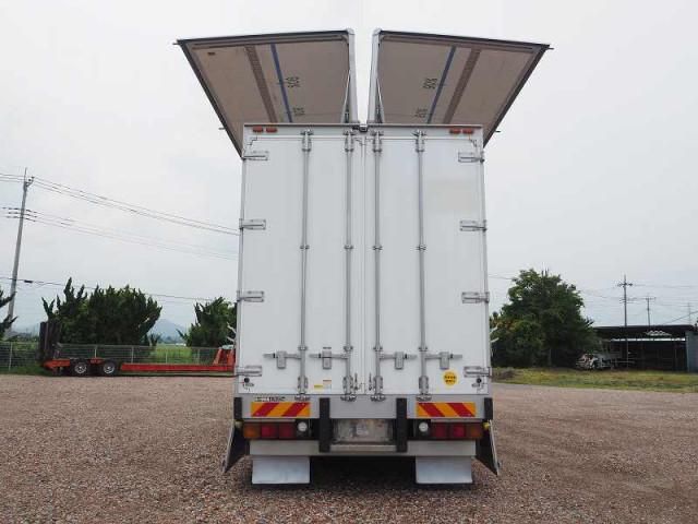 MITSUBISHI FUSOU SUPER GREAT 2018