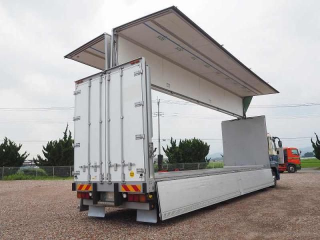 MITSUBISHI FUSOU SUPER GREAT 2018