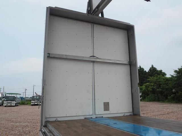 MITSUBISHI FUSOU SUPER GREAT 2018