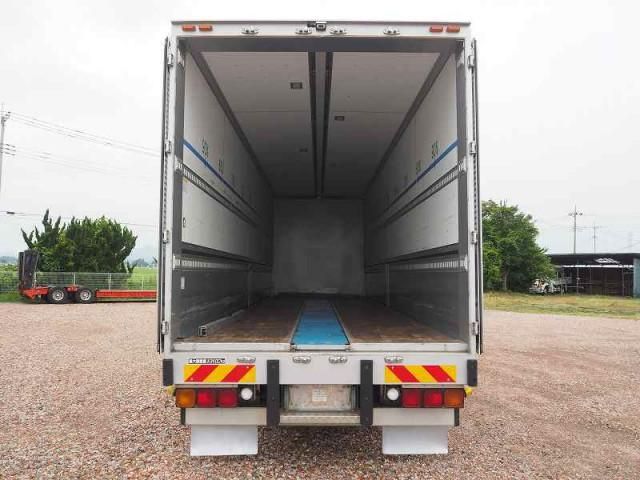 MITSUBISHI FUSOU SUPER GREAT 2018