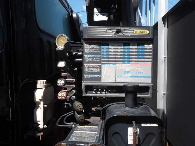 MITSUBISHI FUSOU FIGHTER 2015