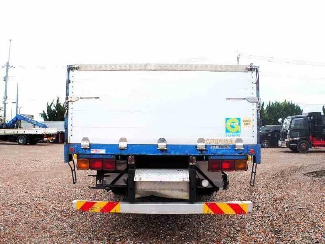 NISSAN DIESEL Quon 2013