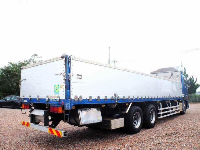 NISSAN DIESEL Quon 2013