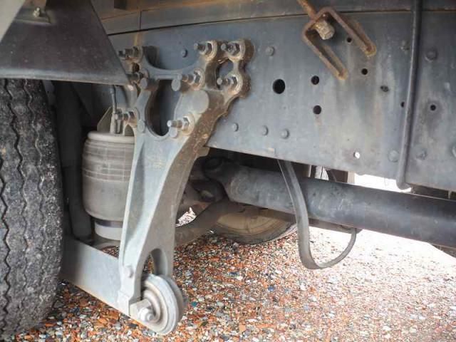 NISSAN DIESEL Quon 2013