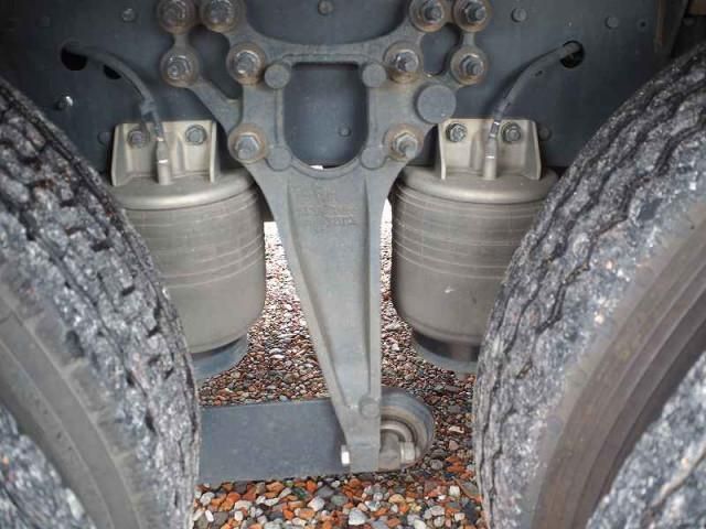 NISSAN DIESEL Quon 2013