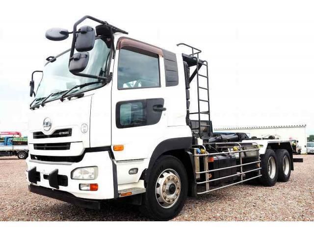 NISSAN DIESEL Quon 2013