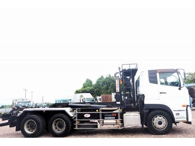 NISSAN DIESEL Quon 2013