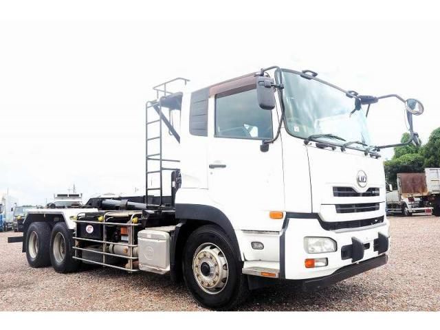 NISSAN DIESEL Quon 2013